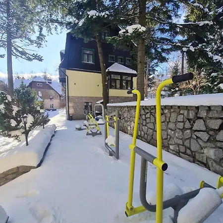 Hanka Ze Sniadaniami 3*