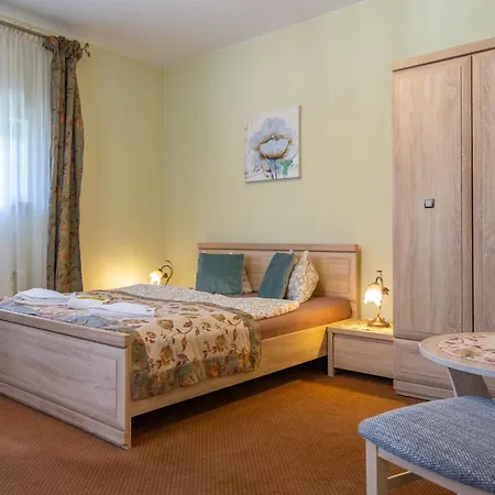 Hanka Ze Sniadaniami 3*