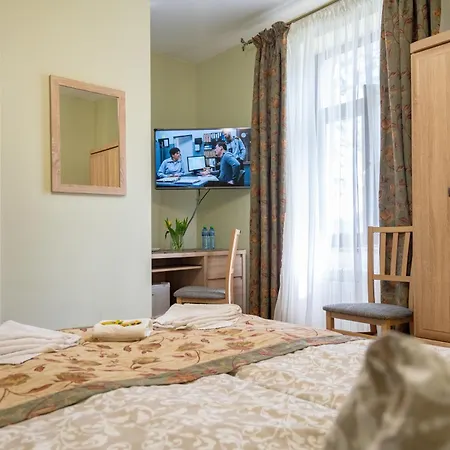 Hanka Ze Sniadaniami 3*